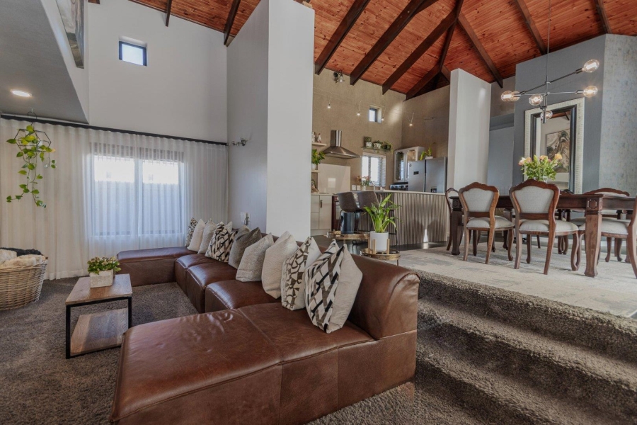 4 Bedroom Property for Sale in Atlantic Beach Golf Estate Western Cape